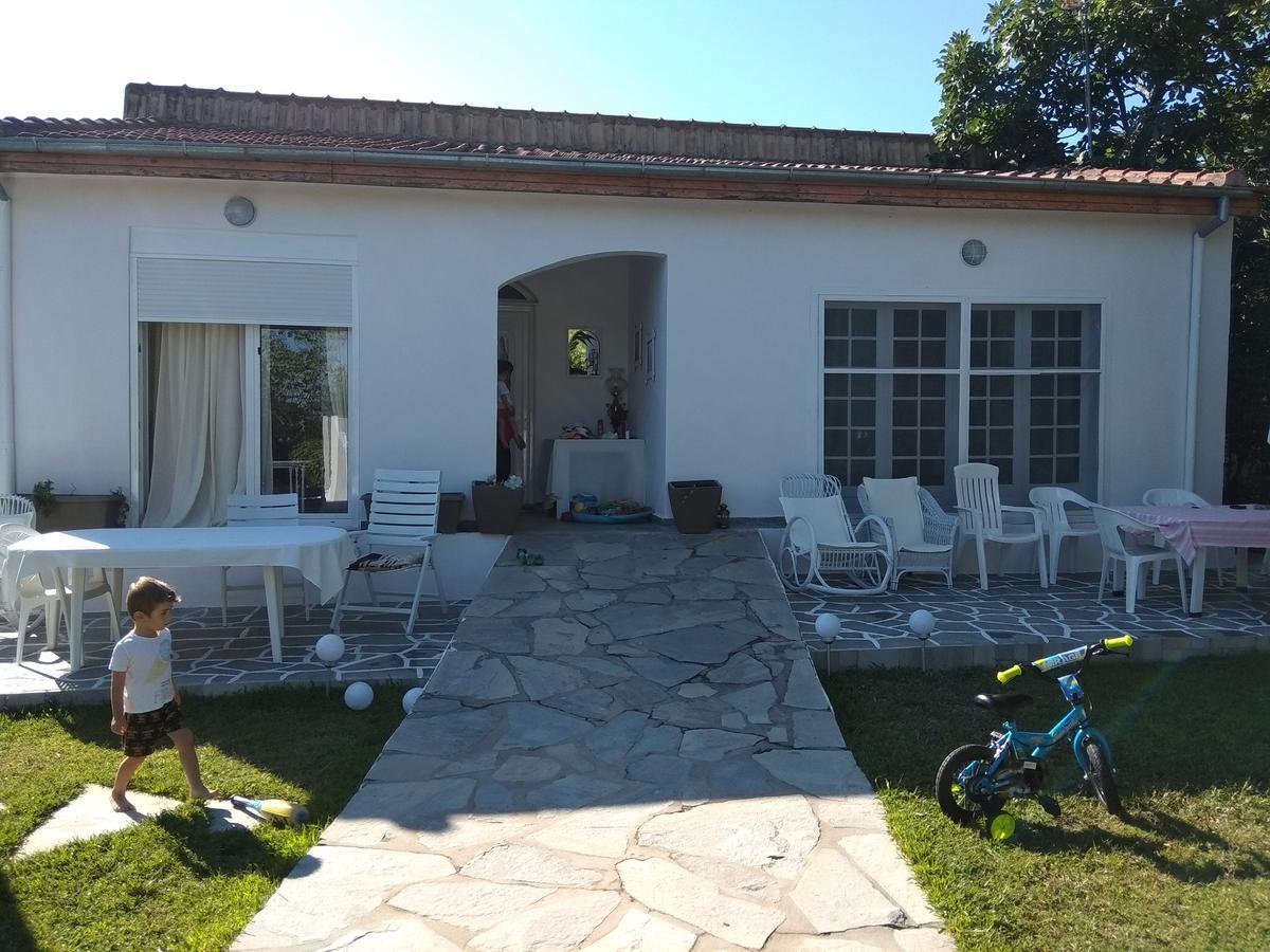 Maria'S Beach House Políhrono Kültér fotó